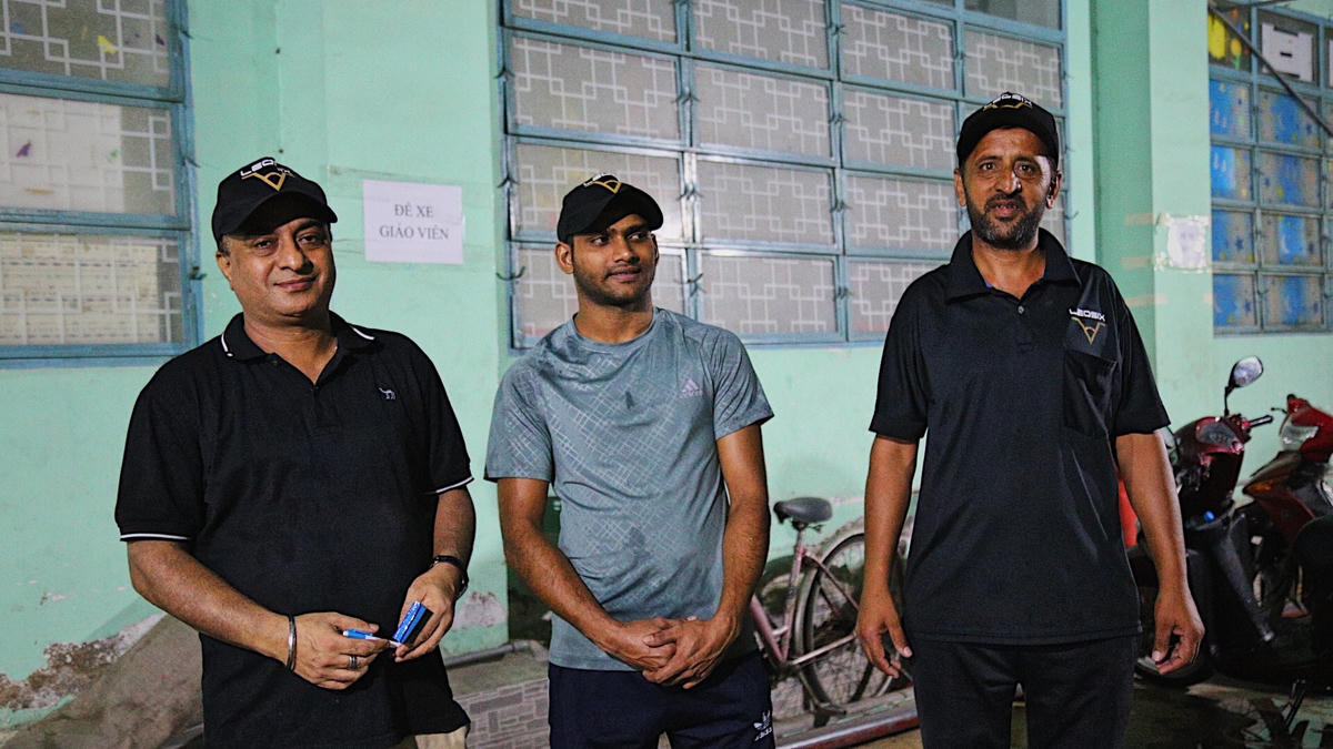 Những người bạn đến từ đất nước Nam Á này, mong muốn dịch Covid-19 mau qua đi, để có thể bay về Ấn Độ đoàn tụ với gia đình.