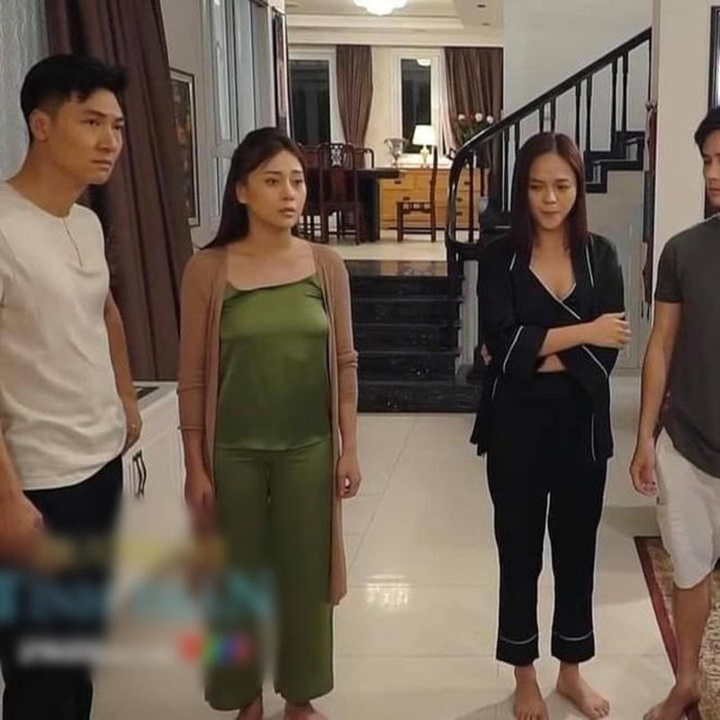 Bộ đồ ngủ gây nhiều tranh cãi của Nam trong phim.