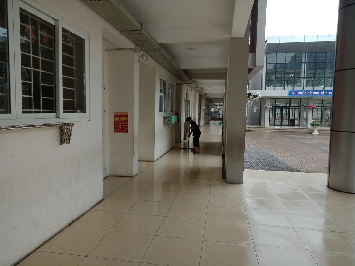 Hà Nội: Vệ sinh, khử khuẩn trường lớp trước ngày học sinh đi học