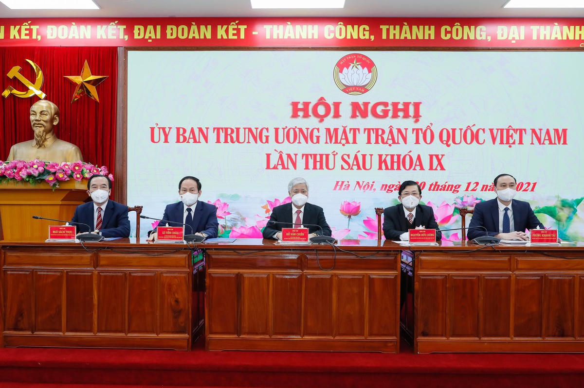 Đoàn Chủ tịch chủ trì Hội nghị. Ảnh: Quang Vinh.