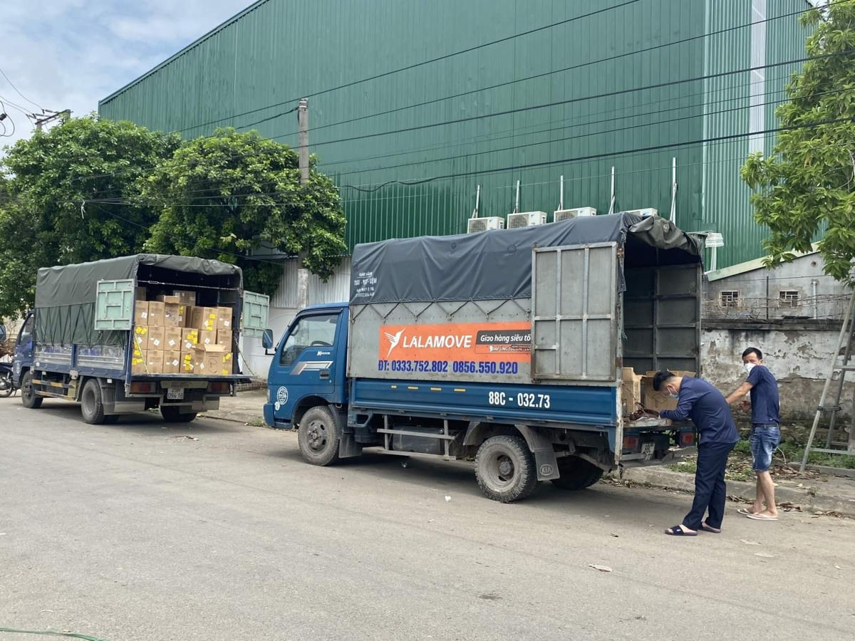 Dừng xe 'luồng xanh', phát hiện gần 200 bộ máy tạo oxy không nguồn gốc