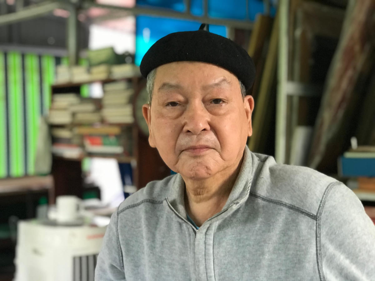 Họa sĩ Phạm Viết Hồng Lam. Ảnh: Hoàng Thu Phố.