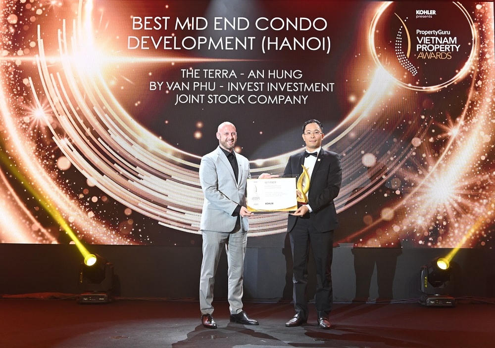Văn Phú - Invest trong Lễ vinh danh PropertyGuru Vietnam Property Award 2020.