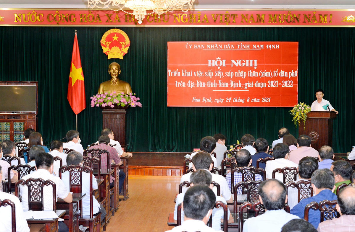 Hội nghị nhìn nhận việc sắp xếp, sáp nhập thôn xóm, tổ dân phố hướng đến mục đích đảm bảo quy mô số hộ, tinh gọn bộ máy và nhiều mục đích khác.