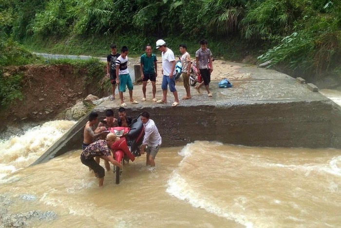 Giao thông khó khăn qua xã Quảng Ngần đi Thượng Sơn (huyện Vị Xuyên, Hà Giang).