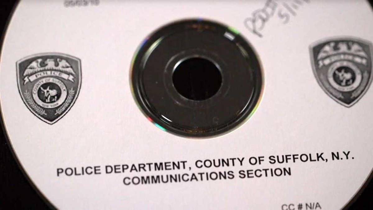 Đĩa ghi âm cuộc gọi 911 của Shannan Gilbert. Ảnh: CBS News.  