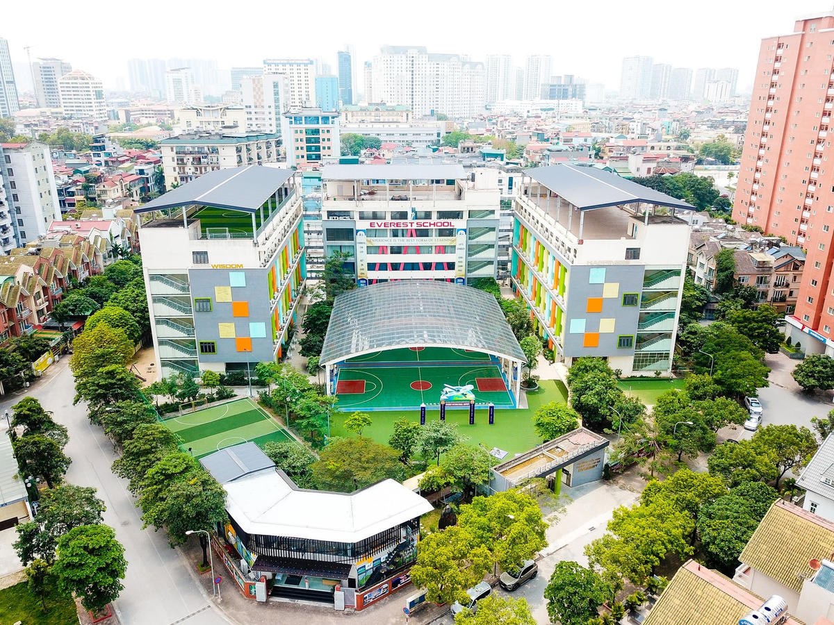 Không ít trường THPT ngoài công lập vẫn có tỷ lệ học sinh lớp 12 đỗ vào các trường đại học công lập khá cao. Ảnh minh hoạ.