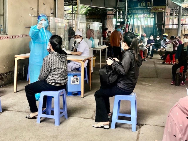 Xét nghiệm Covid-19 tại Bệnh viện tỉnh Khánh Hòa.