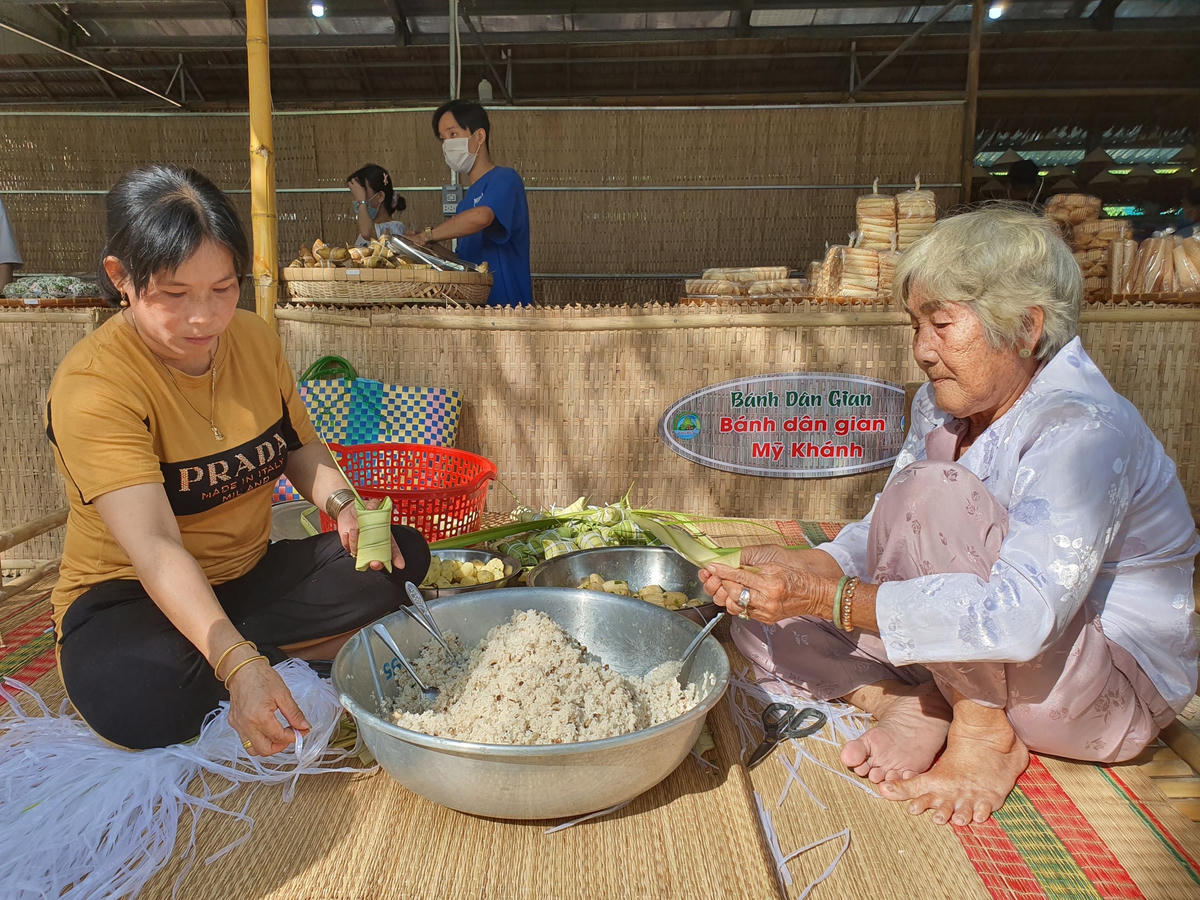 Phát huy làng nghề truyền thống để thu hút du lịch.
