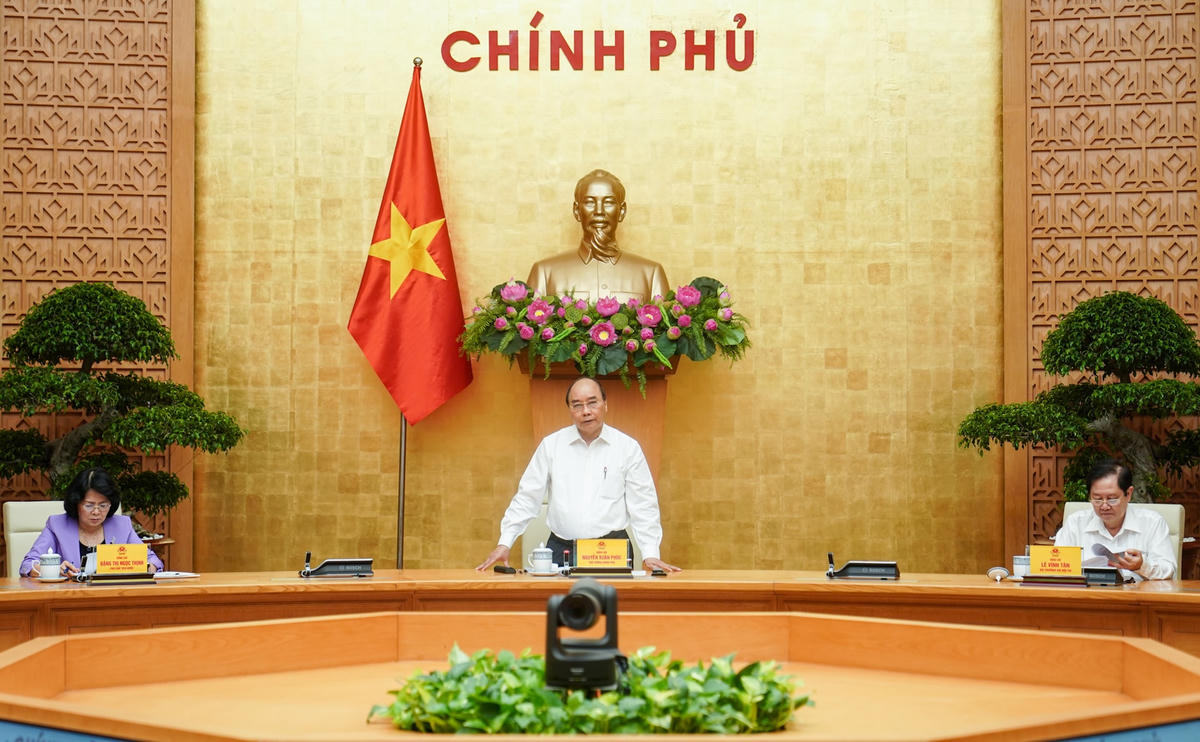 Thủ tướng Nguyễn Xuân Phúc phát biểu tại phiên họp.