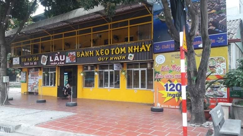 Nhà hàng, quán ăn đóng cửa theo quy định giãn cách xã hội. 