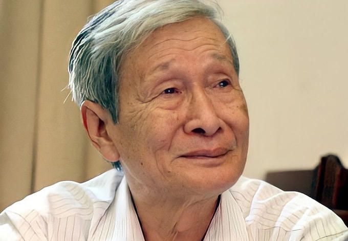 Nhà văn Nguyễn Xuân Khánh.  