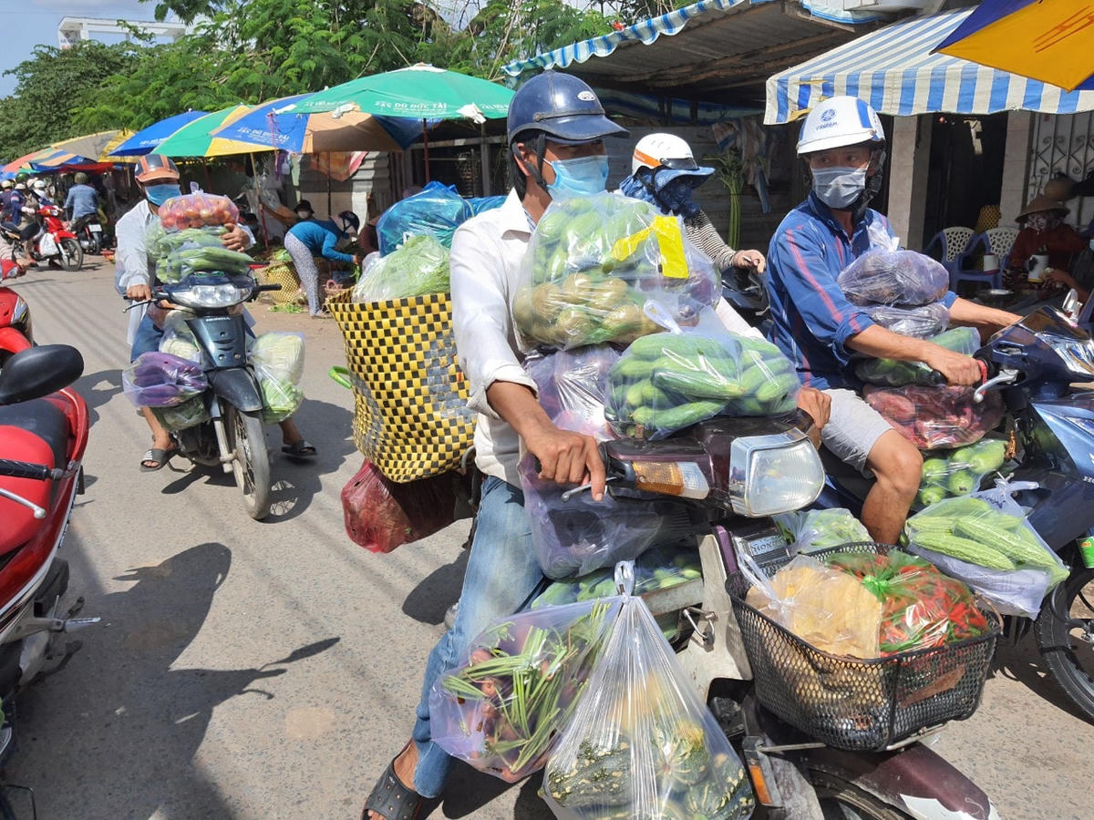 Người dân tích trữ nhiều nhất là rau củ quả.