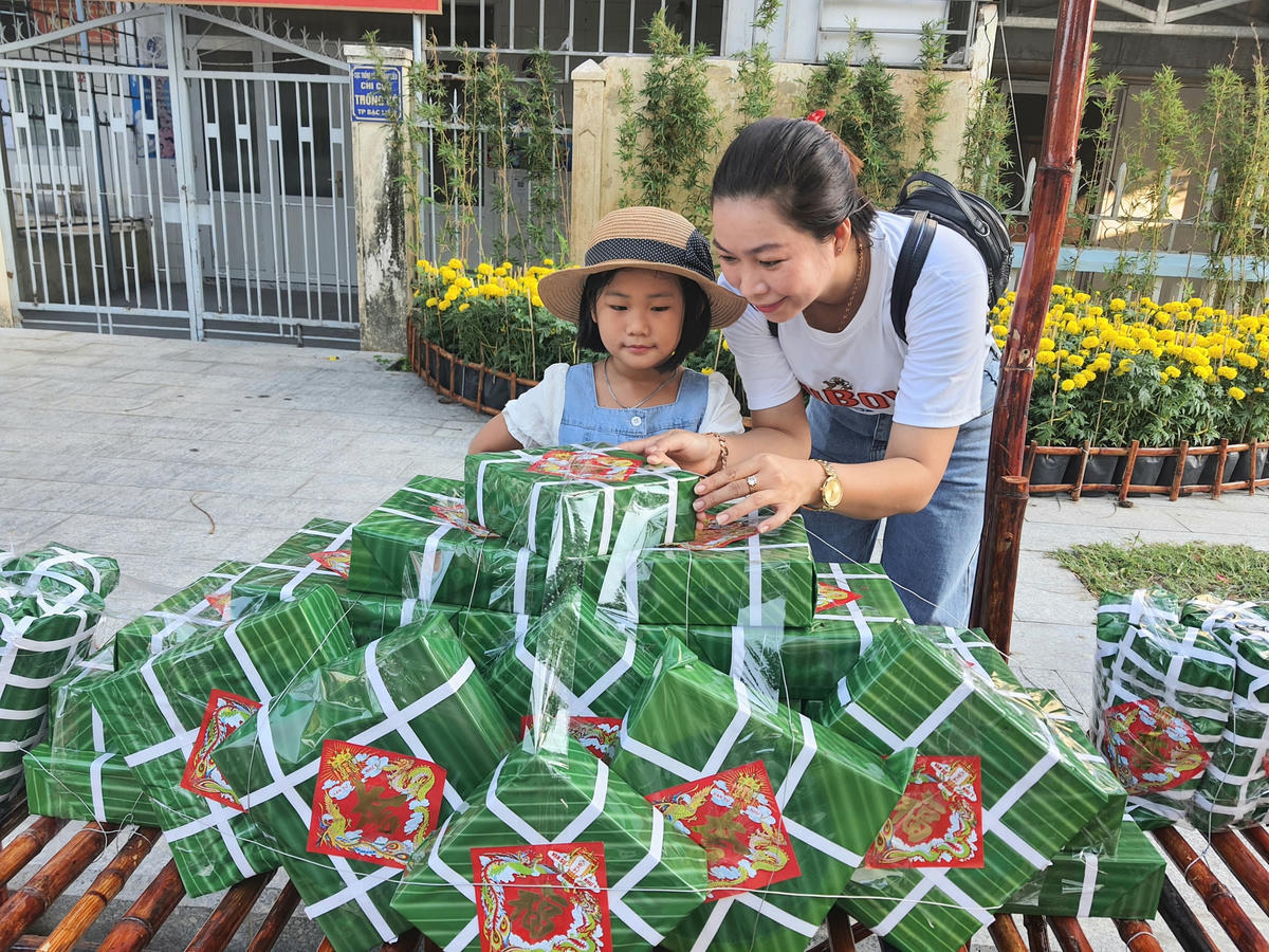 Tiểu cảnh bánh chưng.