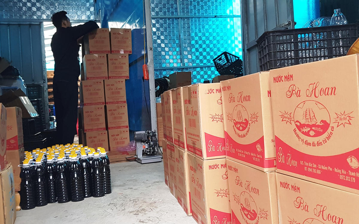 Mặc dù dịch Covid-19 ảnh hưởng nhiều đến các ngành nghề, nhưng nghề làm nước mắm vẫn duy trì đều sản xuất. Riêng các tháng cuối năm lượng tiêu thụ tăng gấp nhiều lần nên các gia đình tại làng nghề Khúc Phụ vẫn có nguồn thu nhập ổn định và tạo công ăn việc làm thường xuyên cho nhiều lao động tại địa phương….