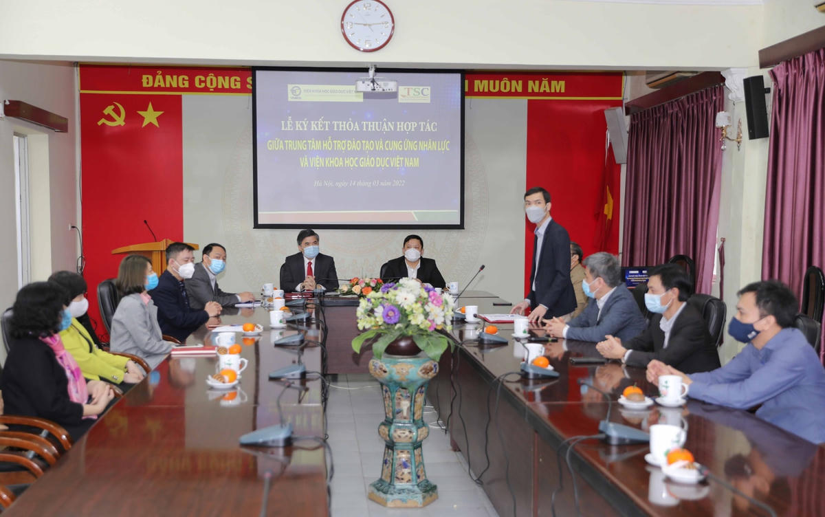 Toàn cảnh lễ ký kết. Ảnh: Thanh Tùng.