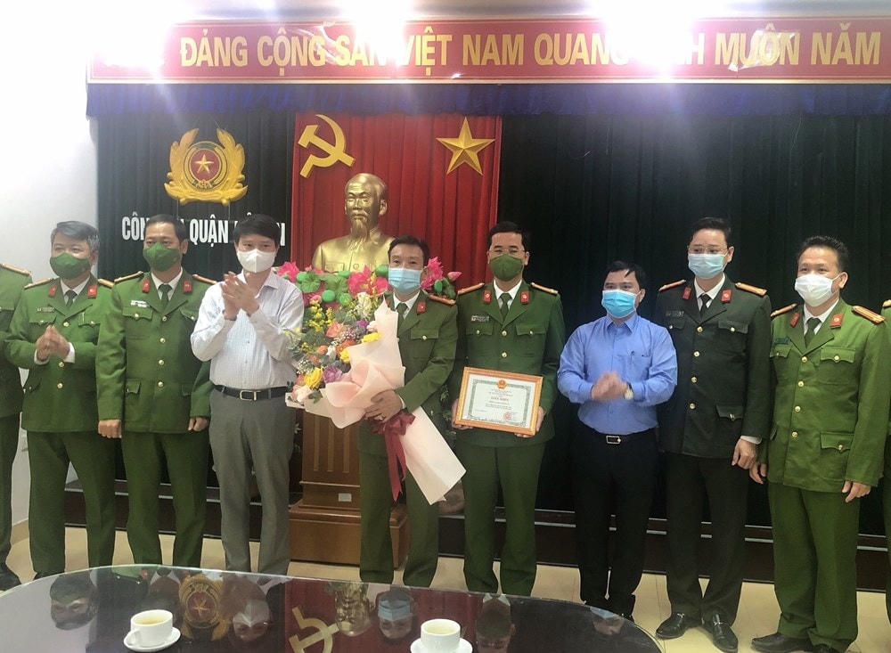 Công an TP Hải Phòng khen thưởng lực lượng phá án.
