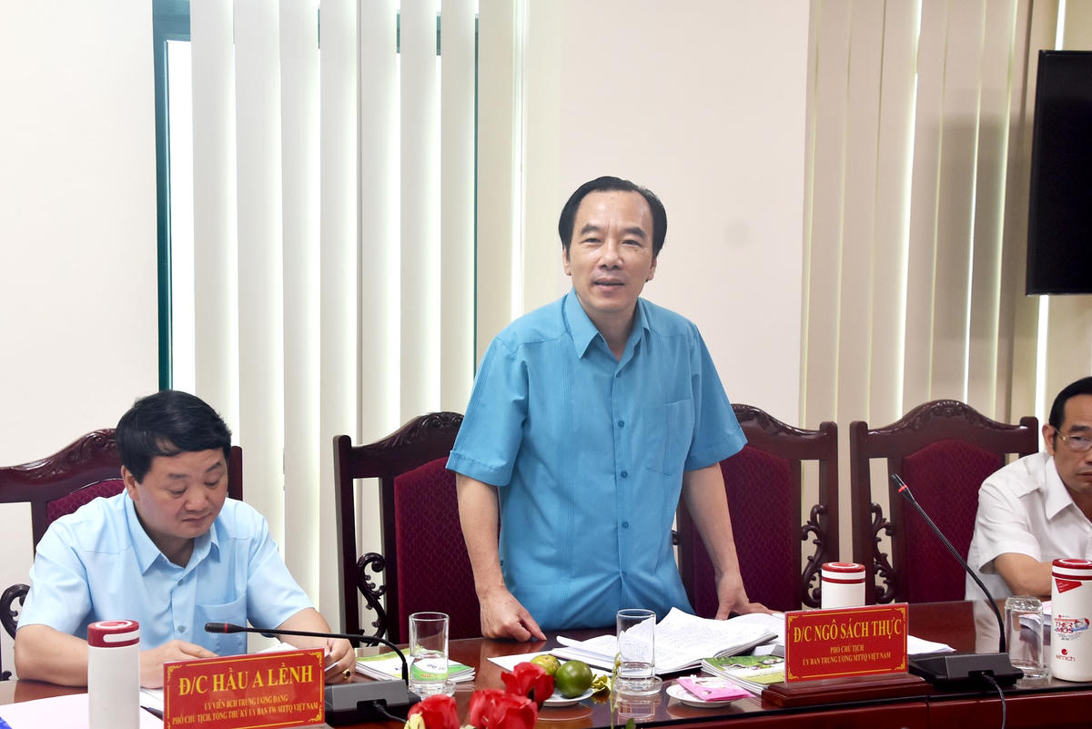 Phó Chủ tịch UBTƯ MTTQ Việt Nam Ngô Sách Thực phát biểu tại buổi làm việc.