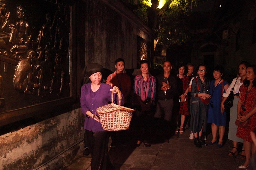 Trước khi bùng phát đợt dịch Covid-19, tour đêm tại Nhà tù Hỏa Lò từng nhận được sự quan tâm của đông đảo du khách.