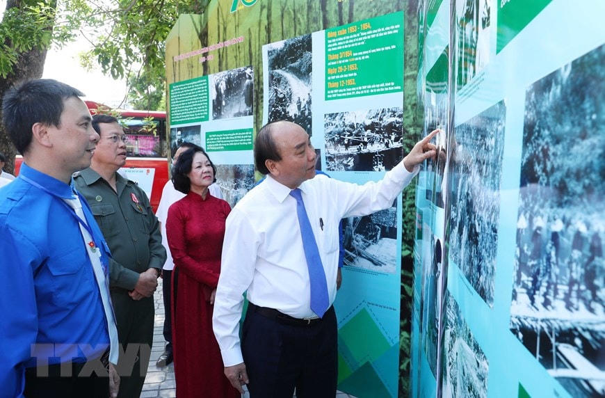 [ẢNH] Thủ tướng dự kỷ niệm 70 năm truyền thống thanh niên xung phong