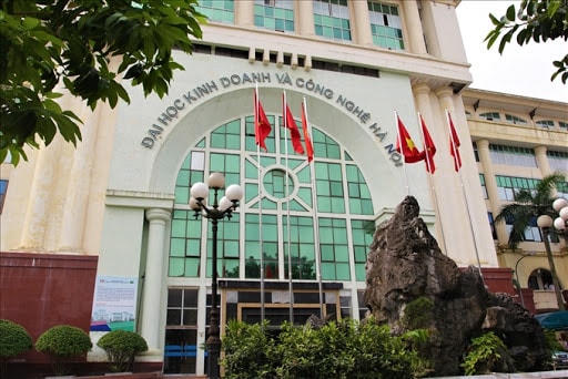 Trường Đại học Kinh doanh và Công nghệ.