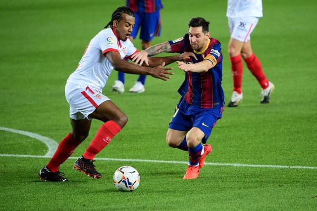 Messi chỉ còn 1 năm hợp đồng với Barcelona.