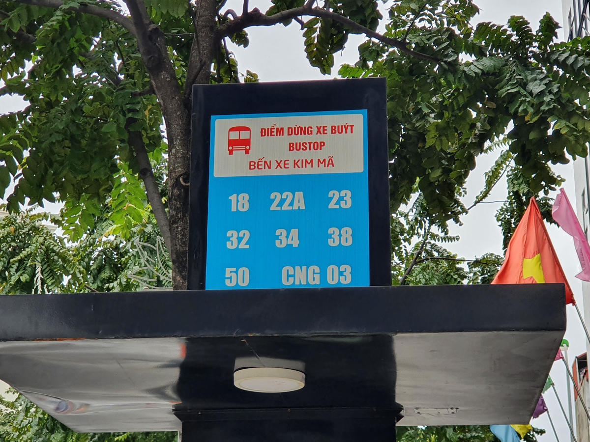 Dù mới thí điểm triển khai được 1 năm, tuy nhiên điểm chờ buýt này đã xuất hiện một vài hạng mục xuống cấp, đặt ra nhiều lo ngại về độ bền trong thời gian sử dụng.