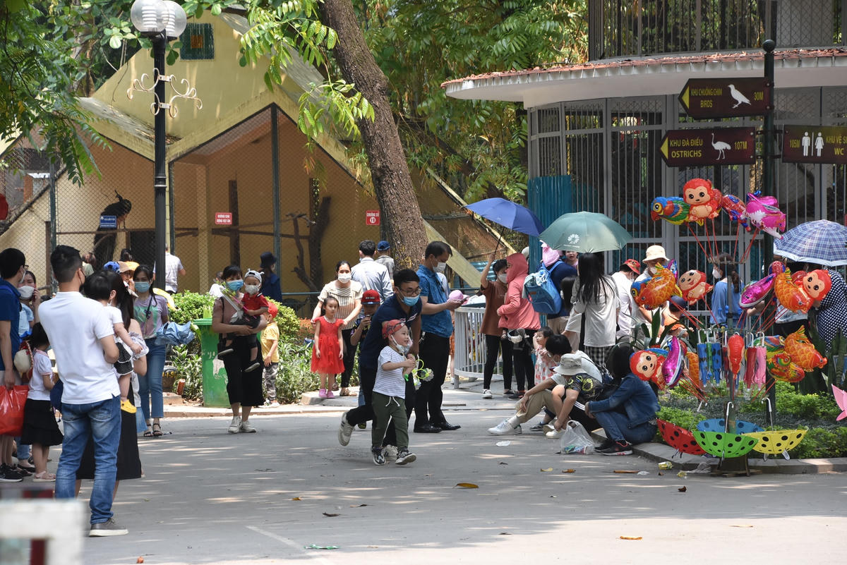Ngày 10/3 Âm lịch năm nay rơi vào ngày Chủ nhật, nên dịp nghỉ giỗ Tổ Hùng Vương 2022, cán bộ, công chức, viên chức, người lao động sẽ được nghỉ bù thứ Hai tuần kế tiếp (tức ngày 11/4).