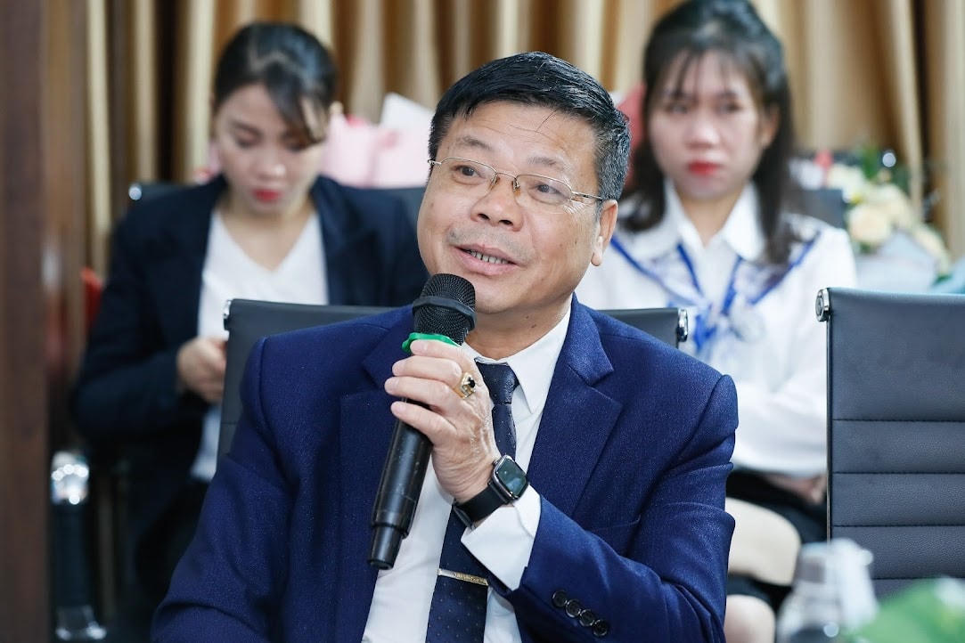Chuyên gia Đinh Đoàn. Ảnh: Quang Vinh.
