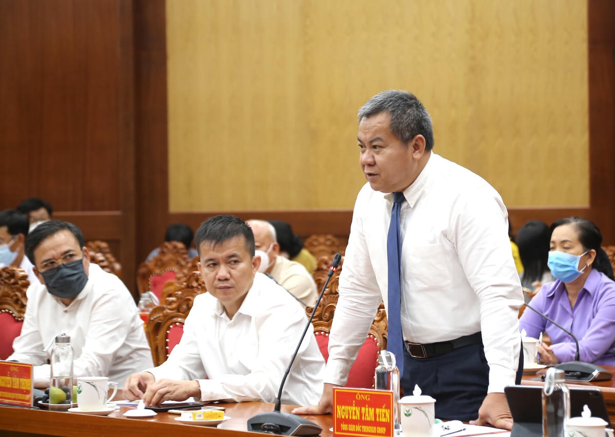 Tổng Giám đốc Trung Nam Group Nguyễn Tâm Tiến phát biểu tại buổi làm việc. 