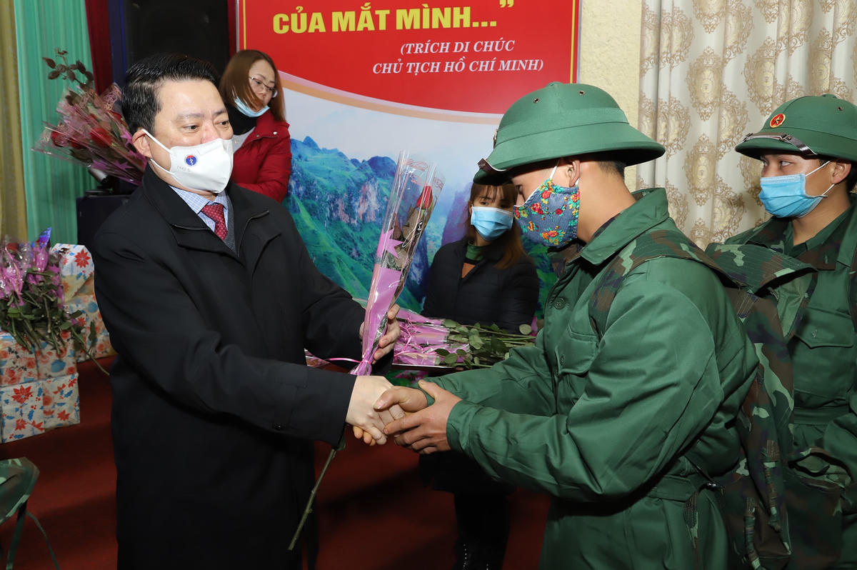 Thanh niên vùng cao biên giới lên đường nhập ngũ