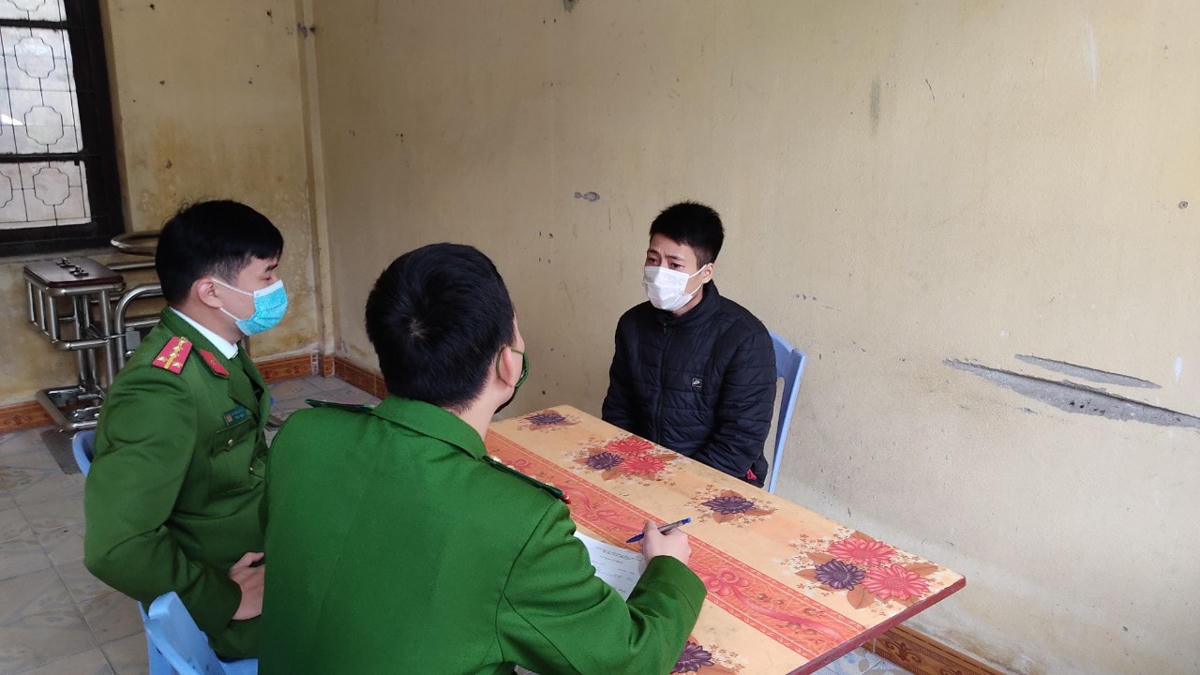 Đối tượng Văn Tân tại cơ quan Công an TX Kinh Môn (Hải Dương).