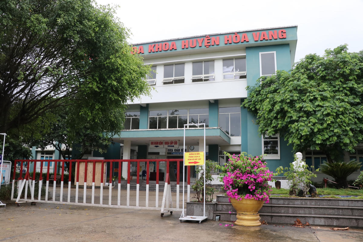 Trung tâm y tế (Bệnh viện đa khoa) huyện Hòa Vang được trưng dụng làm Bệnh viện dã chiến. Ảnh: Bình Nguyên.