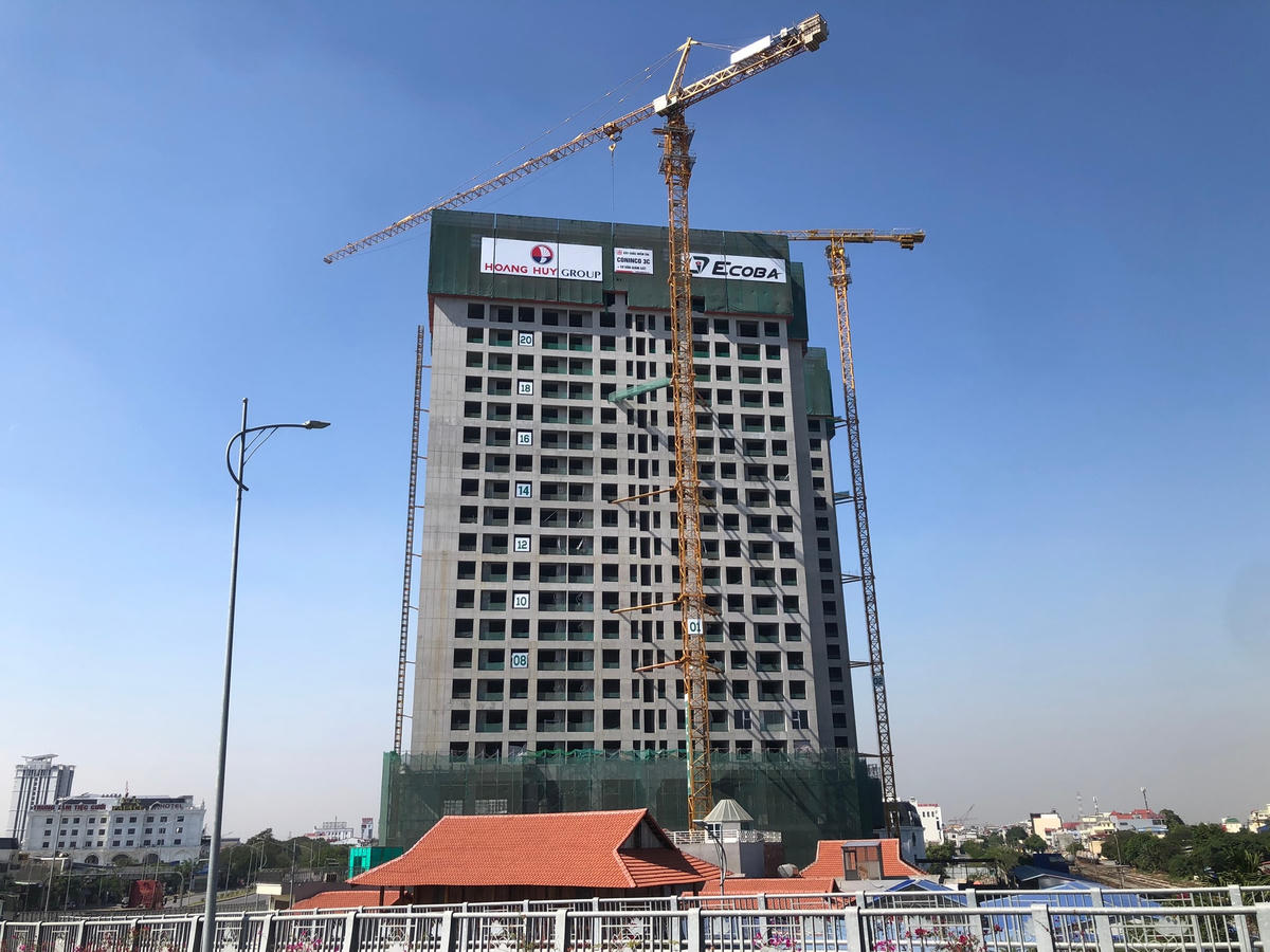 Công trường xây dựng nhà Hoàng Huy Grand ghi nhận 98 ca nhiễm SARS-CoV-2. 