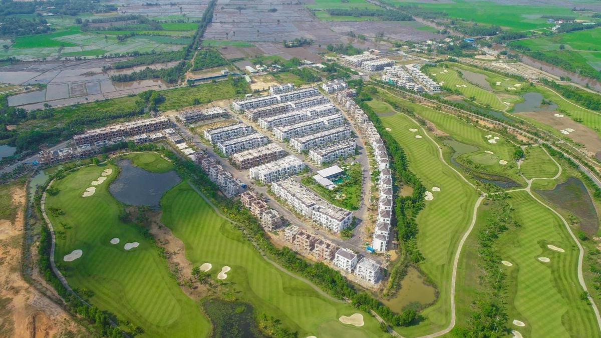 Biệt thự West Lakes nằm trong lòng sân golf 27 lỗ tại Long An.
