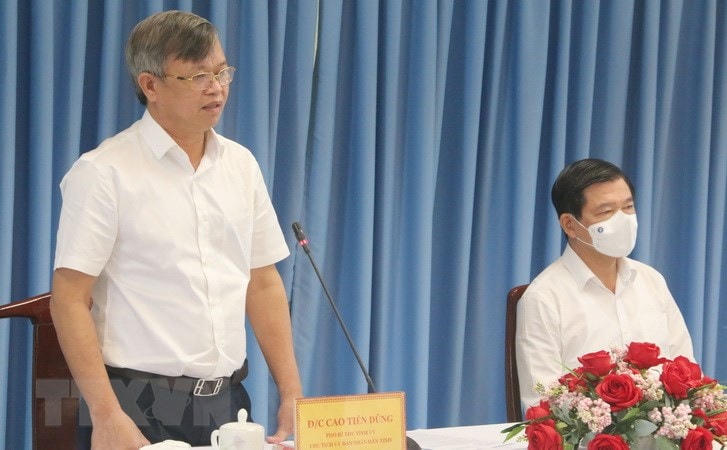 Chủ tịch UBND tỉnh Đồng Nai Cao Tiến Dũng phát biểu tại cuộc họp. (Ảnh: Công Phong/TTXVN).