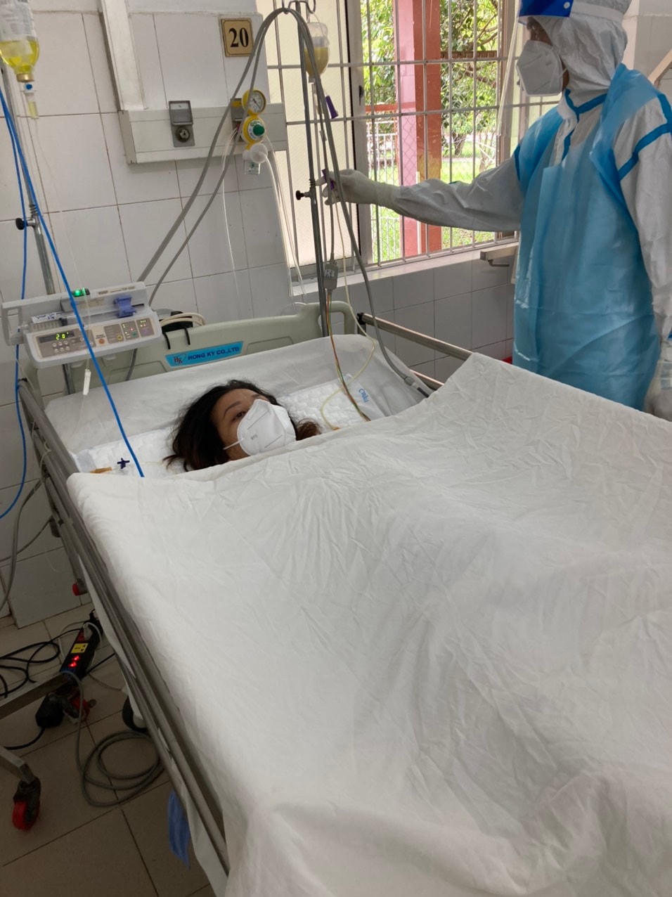 Sản phụ ổn định , không thở oxy, khẳng định virus SARS-CoV-2 âm tính 2 lần.