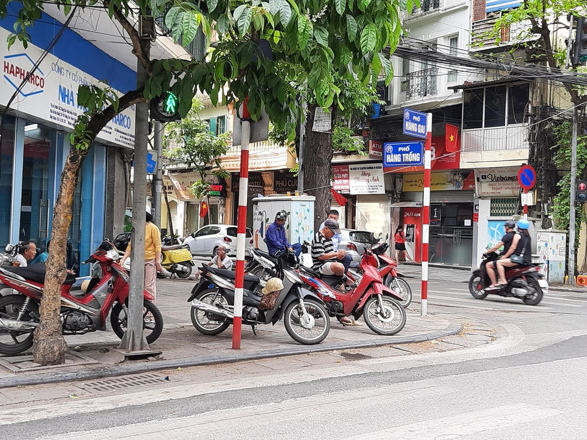Người dân Hà Nội vẫn chủ quan trong phòng chống dịch 