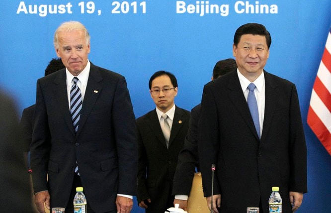 Ông Joe Biden và Chủ tịch Trung Quốc Tập Cận Bình trong chuyến thăm Trung Quốc lần đầu tháng 8/2011. Ảnh: Tân Hoa xã.