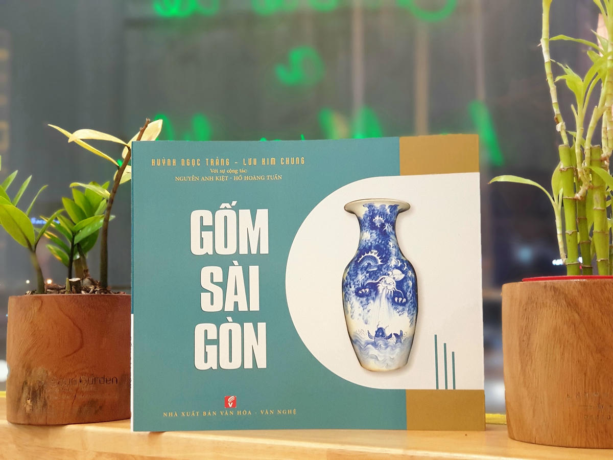 Hai cha con cùng viết sách nghiên cứu văn hóa