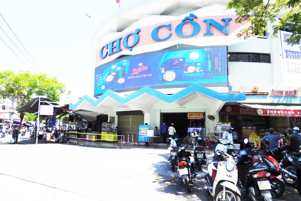 Trung tâm thương mại Chợ Cồn hoạt động trở lại sau 1 tháng 14 ngày đóng cửa phòng, chống dịch. Ảnh: Thanh Tùng.