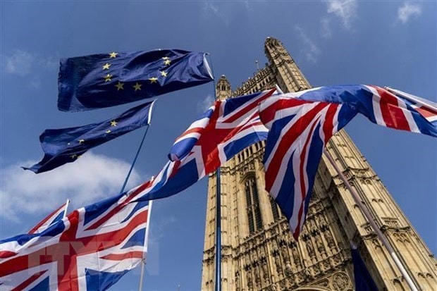 Đàm phán Brexit tạm hoãn do có thành viên mắc Covid-19