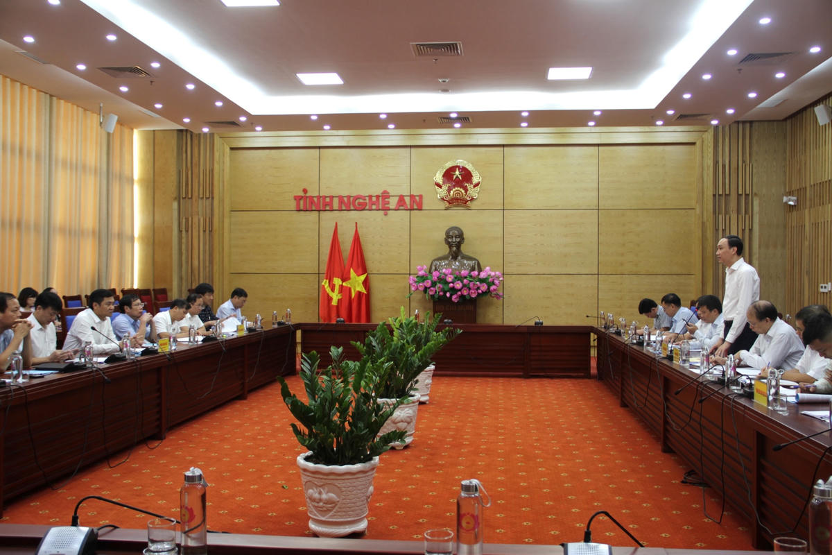 Quang cảnh buổi làm việc của Đoàn giám sát về chính sách pháp luật bảo vệ môi trường gắn với biến đổi khi hậu.