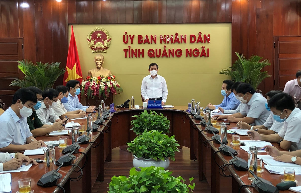 Quang cảnh buổi họp phòng, chống dịch Covid-19 ở Quảng Ngãi.