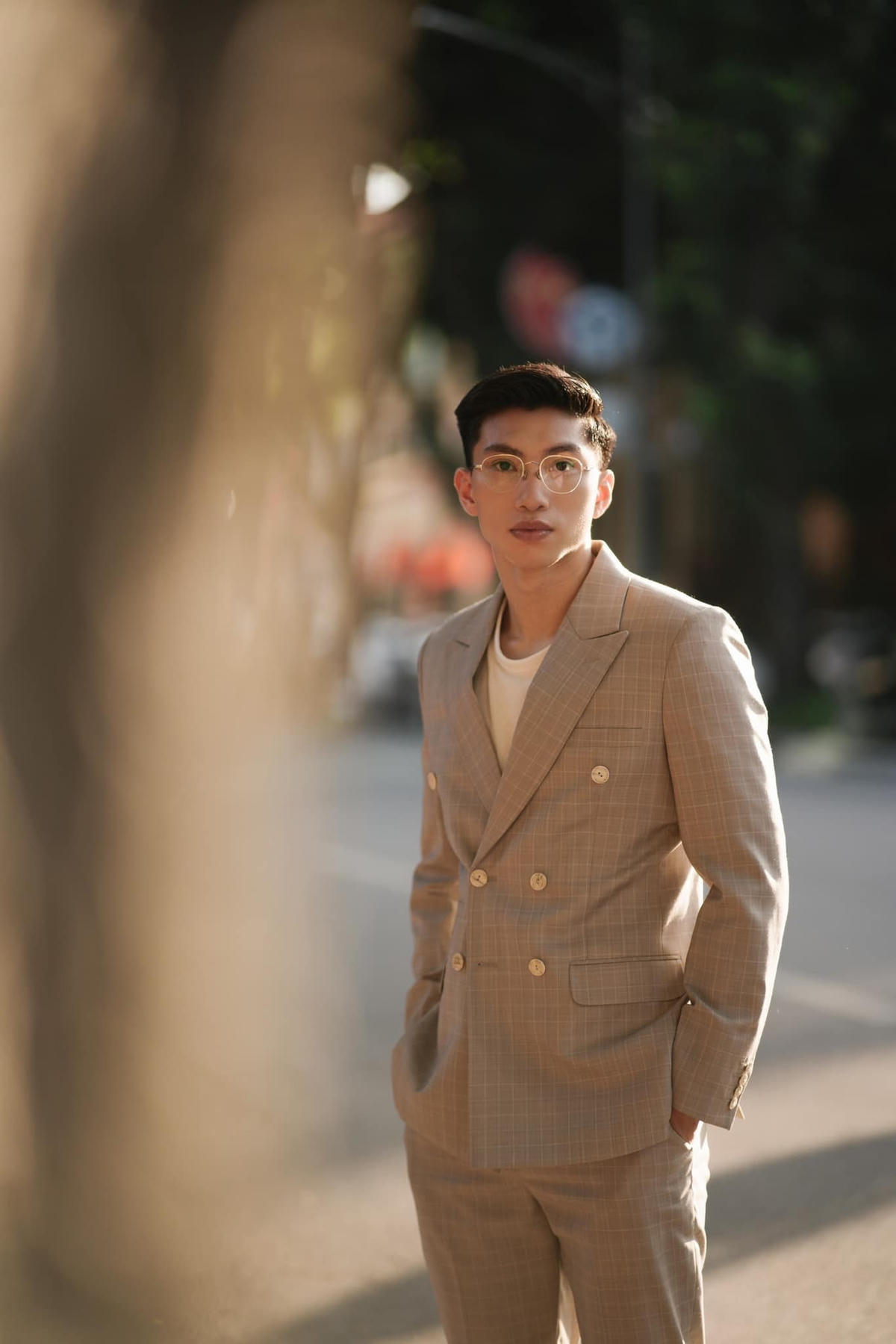 Văn Hậu là cầu thủ Việt Nam đầu tiên từng gia nhập một CLB bóng đá của châu Âu, cụ thể là CLB Heerenveen của Hà Lan vào tháng 9/2019, theo bản hợp đồng cho mượn có thời hạn một năm.