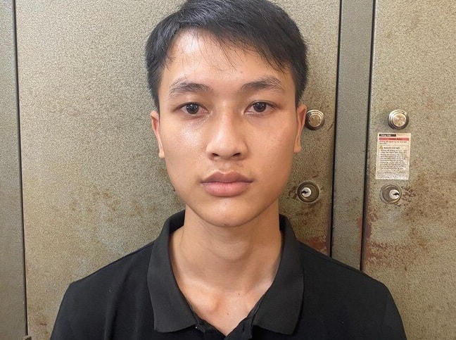 Tú ông 23 tuổi Lê Văn Sơn. 