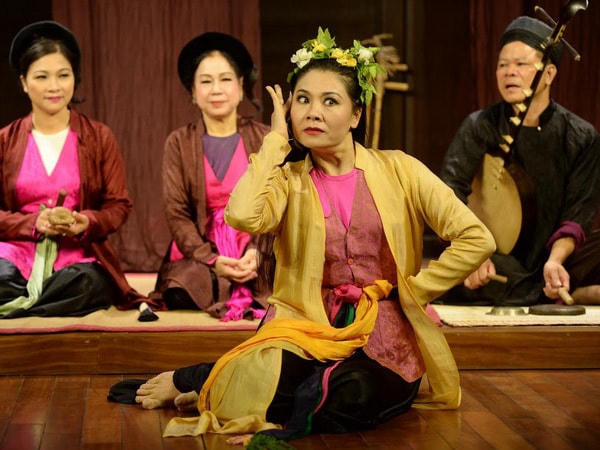 Thúy Ngần trong vai Xúy Vân giả dại.