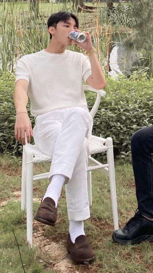 Sơn Tùng M-TP thả thính ngọt lịm: “Em ơi uống rượu làm gì! Nhìn anh một chút kiểu gì chẳng say”.