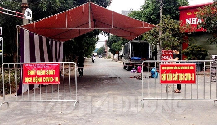 Chốt kiểm soát dịch tại thị trấn Lai Cách (Cẩm Giàng) được lập sáng 1/2.