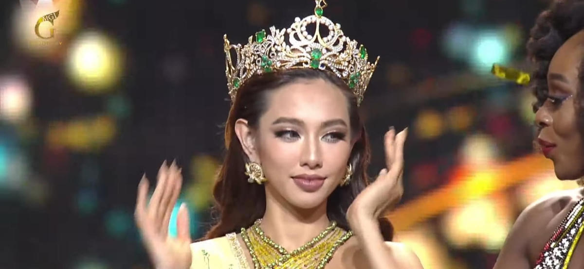 Siêu mẫu Võ Hoàng Yến cũng gừi lời chúc đến tân Hoa hậu Hoà bình Quốc tế 2012 “Không tin được Việt Nam đã có Miss Grand International đầu tiên  Nguyễn Thúc Thuỳ Tiên, tài năng hoạt ngôn và giỏi giang! Tự hào vỗ ngực đùng đùng vì Việt Nam chúng ta đã chiến thắng. Việt Nammmmmm”.